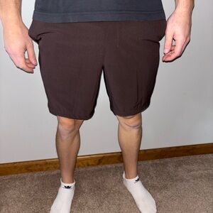Mens Small Lululemon T.H.E. Brown Shorts Linerless 7”